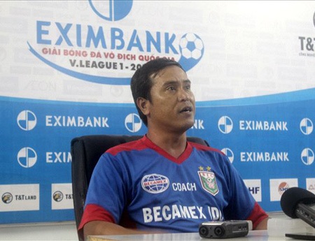 Ông Nguyễn Thanh Sơn được đăng ký với chức danh HLV trưởng B.Bình Dương