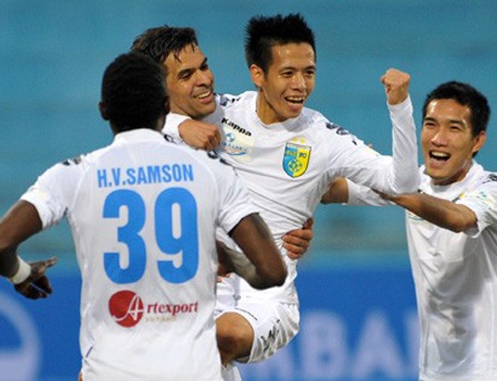 Hà Nội T&T thắng tưng bừng HA Gia Lai ngay tại phố núi - 1 Hà Nội T&T thắng đậm HA Gia Lai ngay trên sân đối phương