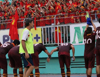 Những khoảnh khắc ấn tượng tại giải U19 quốc tế - 8 Lời chia tay của U19 AS Roma với khán giả TPHCM