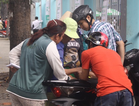 Vé mua xong, lập tức được sang nhượng lại cho dân phe