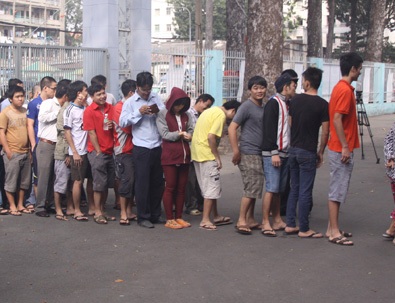 Phe vé ra sức thu gom