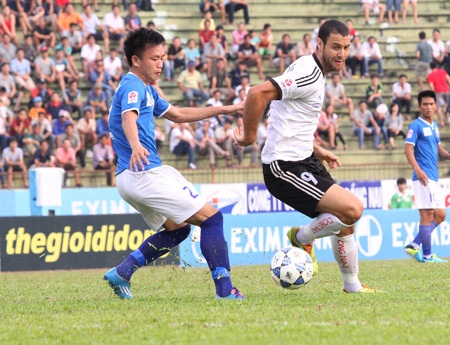 Gomez (9) ghi bàn, giúp Đồng Nai giành chiến thắng, ảnh: Kim Điền