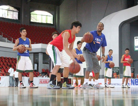 Dinh dưỡng hợp lý và vận động thường xuyên giúp trẻ khỏe mạnh và phát triển toàn diện