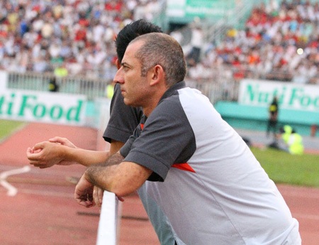 HLV Graechen Guillaume đang đứng trước những lựa chọn khó khăn, ảnh: Kim Điền