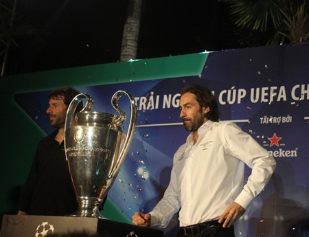 Ngôi sao người Pháp chỉ ký vào những chiếc áo của Arsenal - CLB cũ của anh