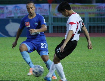 Nhiều trận đấu cuối mùa tại V-League trùng với thời gian diễn ra VCK World Cup, ảnh: Trọng Vũ