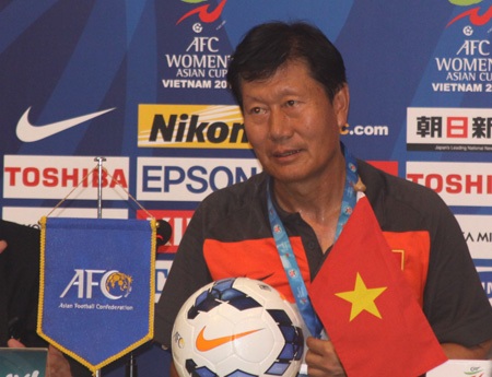 HLV Trần Vân Phát lý giải nguyên nhân thất bại, ảnh: Trọng Vũ