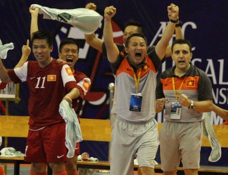 Lần đầu tiên, futsal có đại diện vào tứ kết giải châu lục