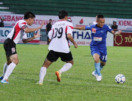 Đội tuyển nữ không thể mạnh, một khi giải trong nước khá èo uột, ảnh: Kim Điền