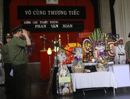 Gia quyến đ/c Phan Văn Xoài tiếc thương người đã khuất