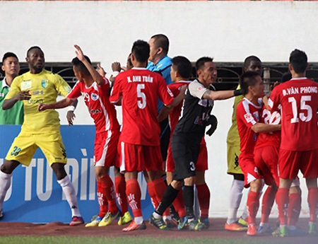V-League không cần những đội bóng thích sinh chuyện như thế này