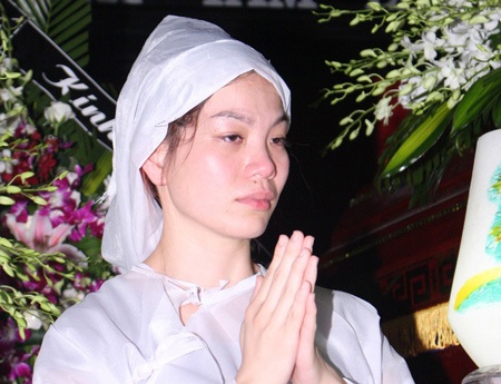 Con gái ông kịp từ Australia về chịu tang cha