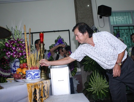 Đại diện giới truyền thông phía Nam cũng đến viếng người cầu thủ lỗi lạc