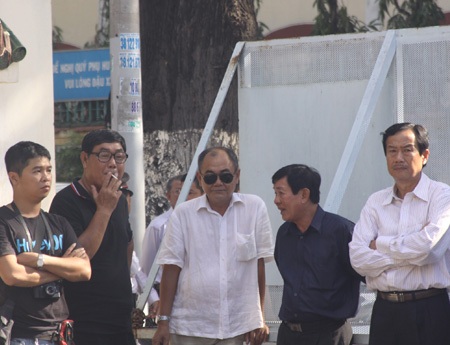 Họ nghiêng mình chào tiễn biệt tượng đài của bóng đá nội