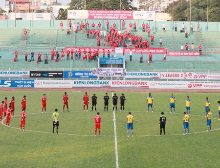 Hôm qua, sân Thống Nhất đã dành phút mặt niệm cho huyền thoại Tam Lang