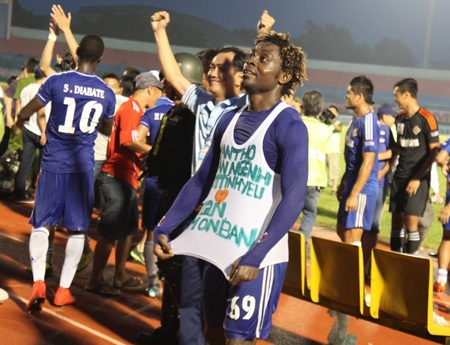 Người hùng Belibi của đội bóng đất Tây Đô