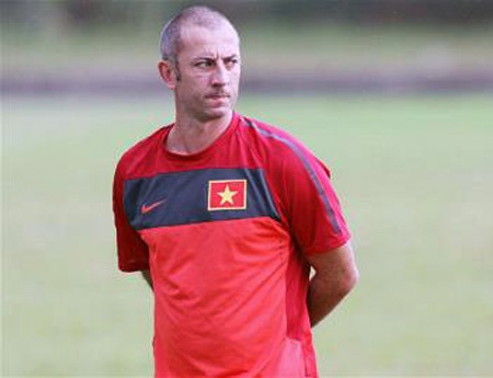 HLV Guillaume vẫn có điểm chưa hài lòng về lối chơi của U19 Việt Nam