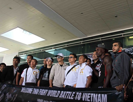 Các võ sĩ có mặt tại TPHCM sáng 18/9