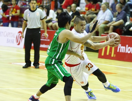 Việt Arnold (33) chơi hay, nhưng không thể giúp Sài Gòn Heat tránh được thất bại