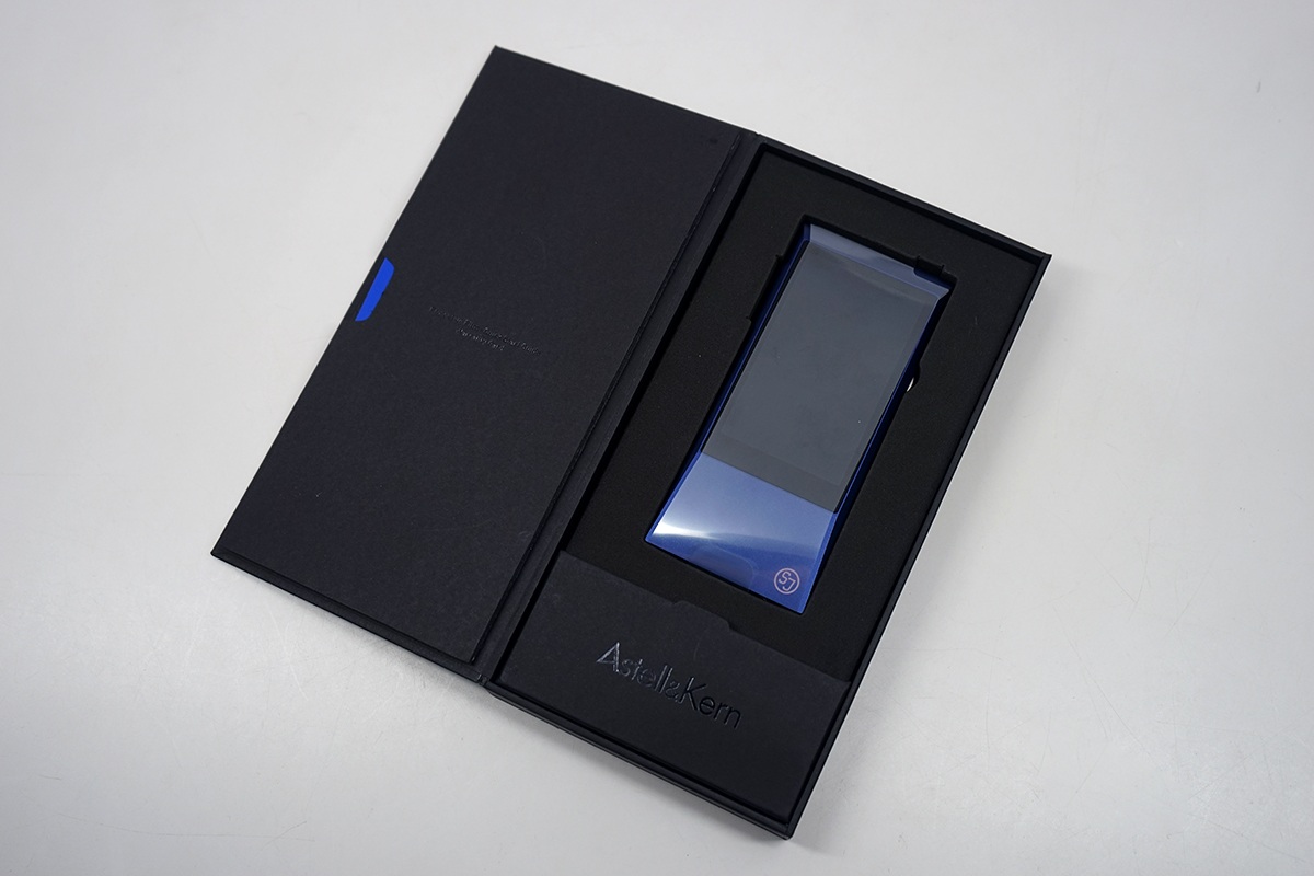 Hộp đựng khá đẹp và sang trọng