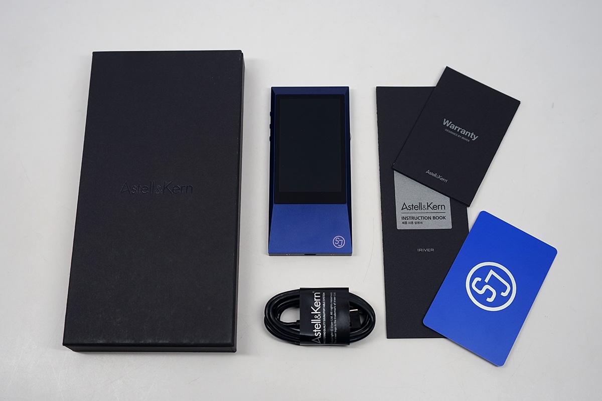 Toàn bộ phụ kiện đi kèm máy