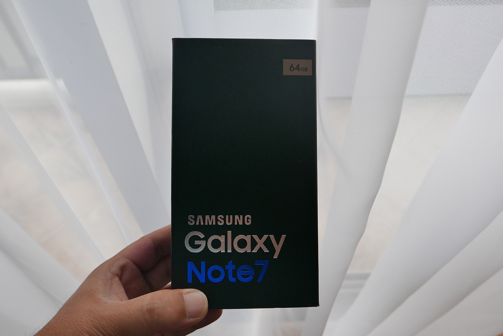 Nên dừng ngay việc giao dịch Galaxy Note7 tại Việt Nam! - 2
Galaxy Note7, sản phẩm có thể nói là cao cấp nhất của Samsung lại trở thành cơn ác mộng của hãng này.
