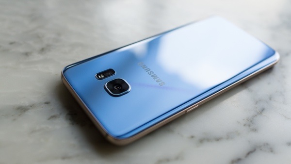 Top các smartphone có màu sắc được ưa chuộng dịp cuối năm - 1 Top các smartphone có màu sắc được ưa chuộng dịp cuối năm - 1