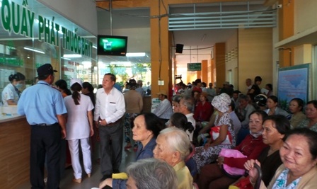 Mới chỉ có 65% dân số tại TPHCM tham gia BHYT