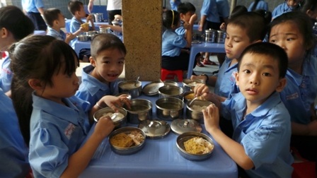 Chất lượng dinh dưỡng trong bữa ăn của trẻ là một trong các yếu tố cấu thành chiều cao