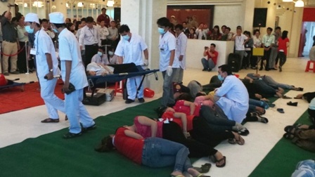 Bệnh nhân nặng được chuyển tới bệnh viện cấp cứu