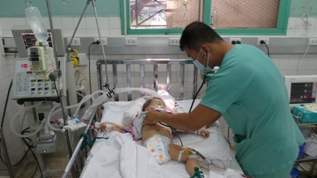 Bệnh nhi đang được điều trị tại Nhi Đồng 2