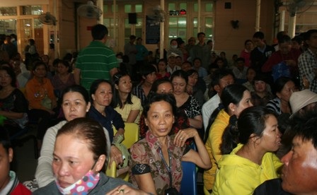 Tình trạng quá tải nghiêm trọng đang diễn ra tại bệnh viện Ung Bướu