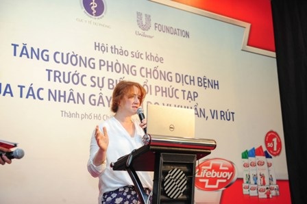 Bà Claire McDonald - đại diện
Hiệp hội Y tế công cộng Hoàng Gia