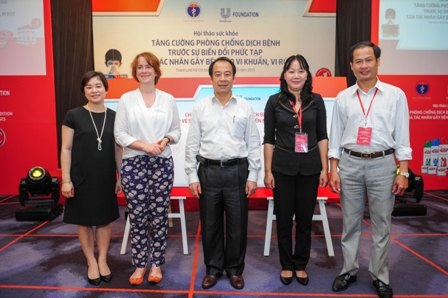 Bà Claire McDonald - đại diện
Hiệp hội Y tế công cộng Hoàng Gia