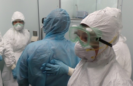 Điều tra bệnh sử 4 người cùng công ty bị sốt khi từ Dubai về