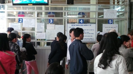 Người dân kỳ vọng tăng giá viện phí sẽ đi cùng với tăng chất lượng khám chữa bệnh