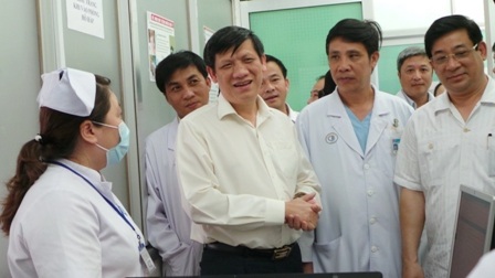 Thứ trưởng Nguyễn Thanh Long kiểm tra công tác chuẩn bị chống dịch tại Chợ Rẫy 