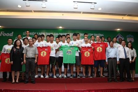 Đội bóng Hoàng Anh Gia Lai làm đại sứ thương hiệu cho nhãn hàng Grow Plus của Nutifood