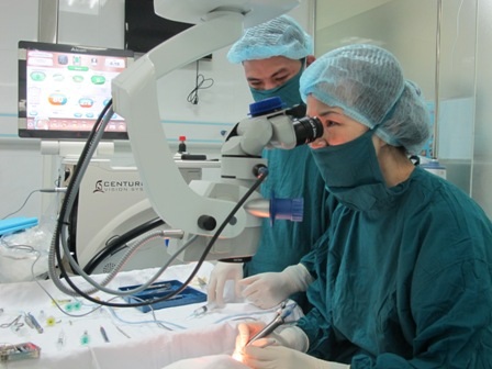 Bệnh nhân diện chính sách được khám miễn phí và hỗ trợ chi phí phẫu thuật