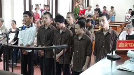 Nhóm côn đồ xuống tay đánh chết học sinh lãnh án