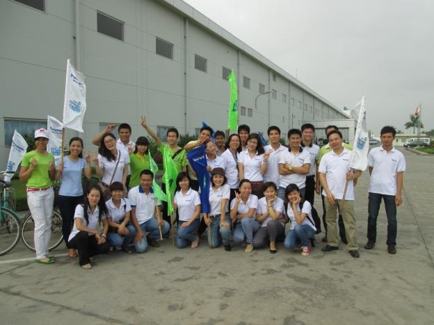 “Xanh” hóa doanh nghiệp – xu hướng phát triển bền vững - 5 Các nhân viên Panasonic đạp xe tham gia Ngày không khói - No car Day