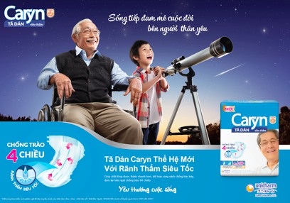 Người Việt học được gì từ chuyện người Nhật chăm sóc cha mẹ già - 2 Tã giấy Caryn cải tiến mới giúp người già vui sống bên người thân yêu.