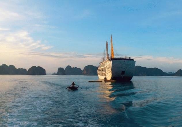 Những hình ảnh về du thuyền Hạ Long đang đợi bạn khám phá. Một hành trình đến với một trong những địa danh du lịch nổi tiếng nhất Việt Nam, nơi này chắc chắn sẽ để lại cho bạn những trải nghiệm khó quên.