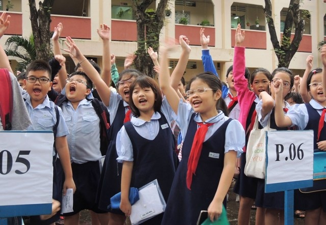 Học sinh TPHCM đua nhau “đọ sức” thi lắp ráp - 2 30.000 học sinh tiểu học tham gia cuộc thi TOEFL Primary Challenge để chọn ra 100 em xuất sắc nhất