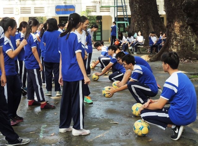 “Học rất giỏi, chăm ngoan” nhưng xếp loại… trung bình - 2 Nhiều học sinh hết sức khổ sở vì cách đánh giá quyền uy của môn Thể dục (Ảnh minh họa)