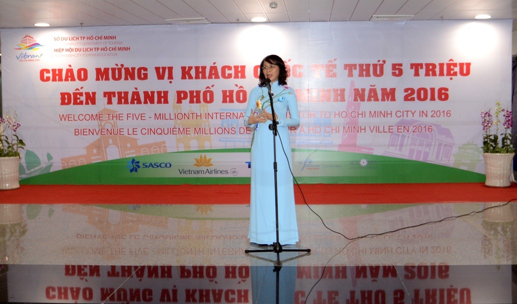 Bà Nguyễn Thị Thu, phó Chủ tịch UBND TPHCM phát biểu: “Năm 2017, kỳ vọng con số sẽ không dừng lại ở 5 triệu mà còn vượt xa hơn nữa…”