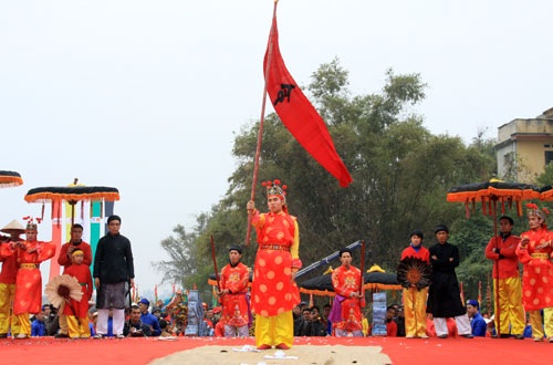 Thêm 7 di sản được công nhận là di sản phi vật thể cấp quốc gia - 1 Hát múa Ải Lao trong Lễ hội Gióng ở phường Phúc Lợi, quận Long Biên, Thành phố Hà Nội.