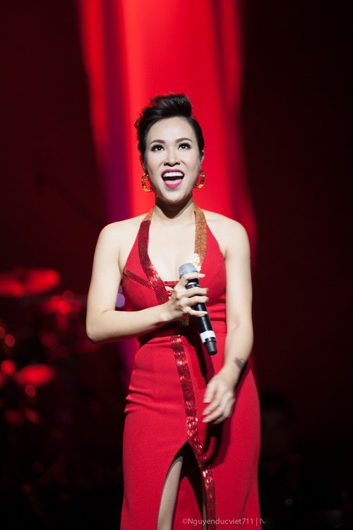Có nên dừng chương trình Vietnam Idol sau 10 mùa phát sóng? - 2 Uyên Linh trở thành giọng ca được yêu thích khi bước ra từ Vietnam Idol 2010. Ảnh: TL.