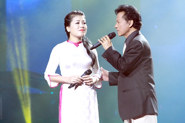 Chế Linh muốn lấy lại “thanh danh” cho nhạc vàng trước khi tàn sức - 2 Chế Linh nhất định mời bằng được Anh Thơ hát cùng ông trong liveshow để đời này.