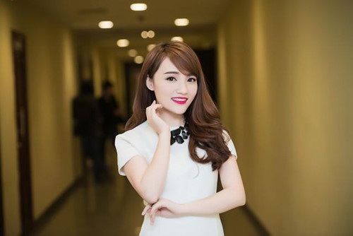 Khánh Linh bật khóc khi kể về người thầy “cứu vớt” cuộc đời mình - 3 Nhật Thuỷ trở thành Quán quân Vietnam Idol và đạt được nhiều giải thưởng nhờ sự dìu dắt của cô giáo.